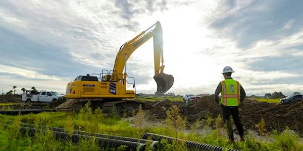 E-quipment highlight: Komatsu PC365-11&hellip;