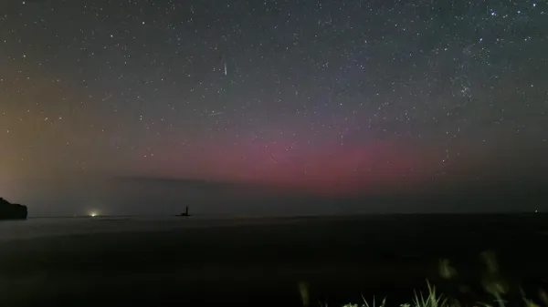 Scientists discover towering red auroras&hellip;