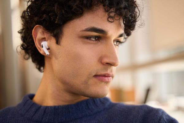Bluetooth earbud magnetic fields&hellip;