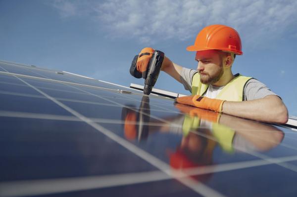 US residential solar prices stay low,…