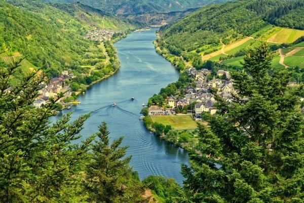 Pioneering policies and rights-of-nature…