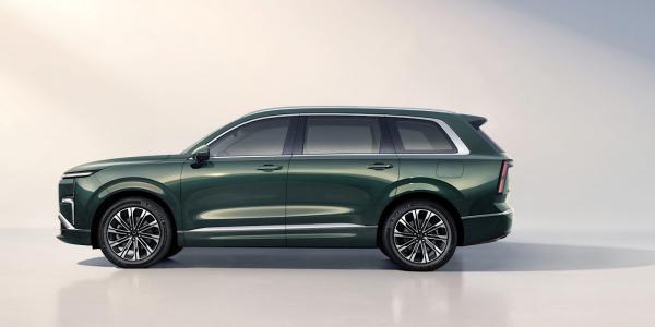 New 6 passenger, 780-mile PHEV from GM…