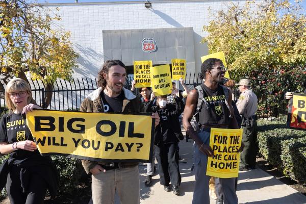 LA Residents Say Fossil Fuel Industry…