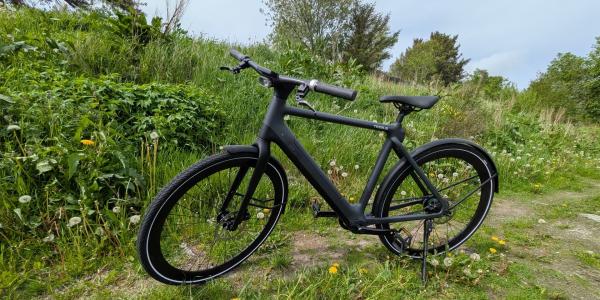 Tezeus C8 review: This light & sleek…