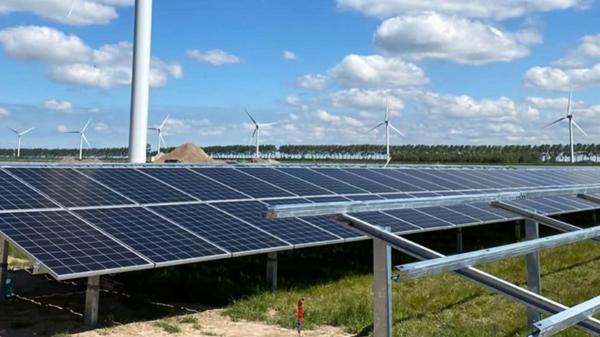 photo of Germany is getting a wind + solar hybrid power plant – here’s how it works image